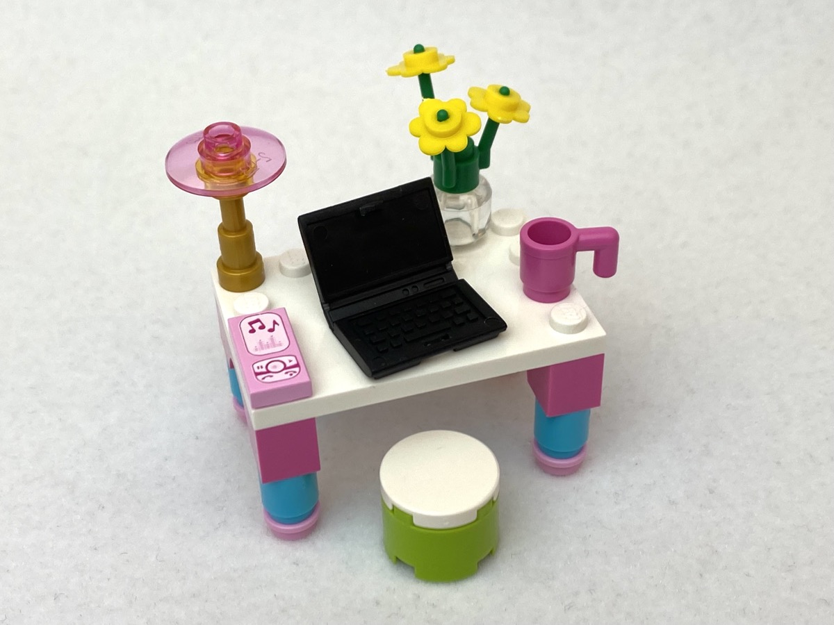 A Year of Polybags 60/260: LEGO Friends 30102 Olivia’s Desk Review
