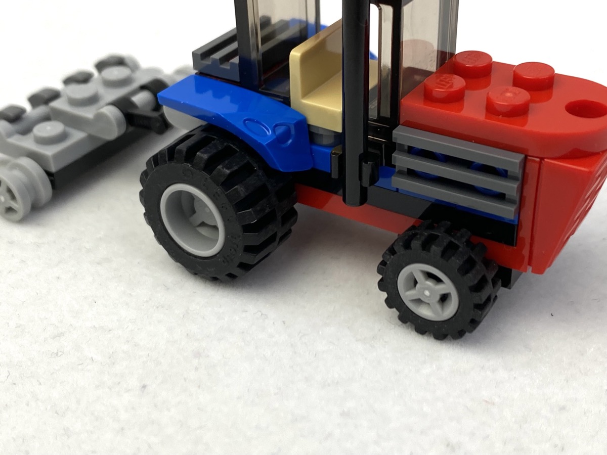 A Year of Polybags 200/260: 30284 Tractor Review